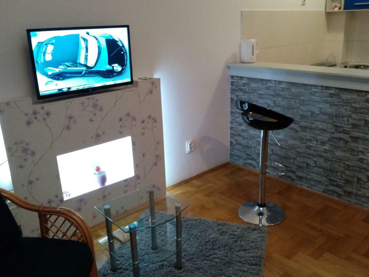 Apartment Aska Belgrado Esterno foto